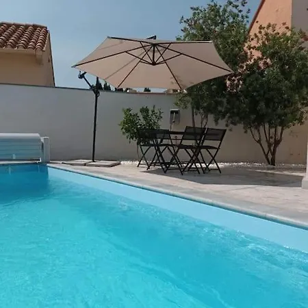 וילה Les Camelias Avec Piscinie *