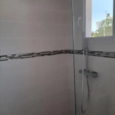 וילה Les Camelias Avec Piscinie *