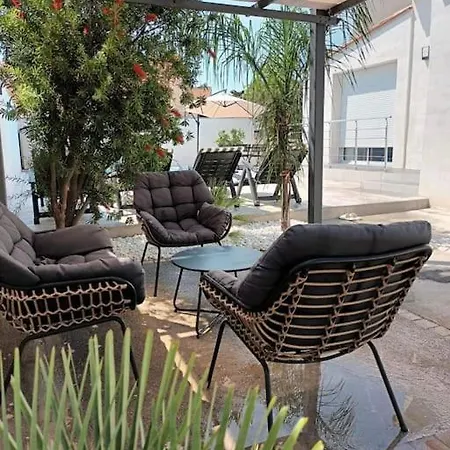 Les Camelias Avec Piscinie * קאנט אן רוסיון